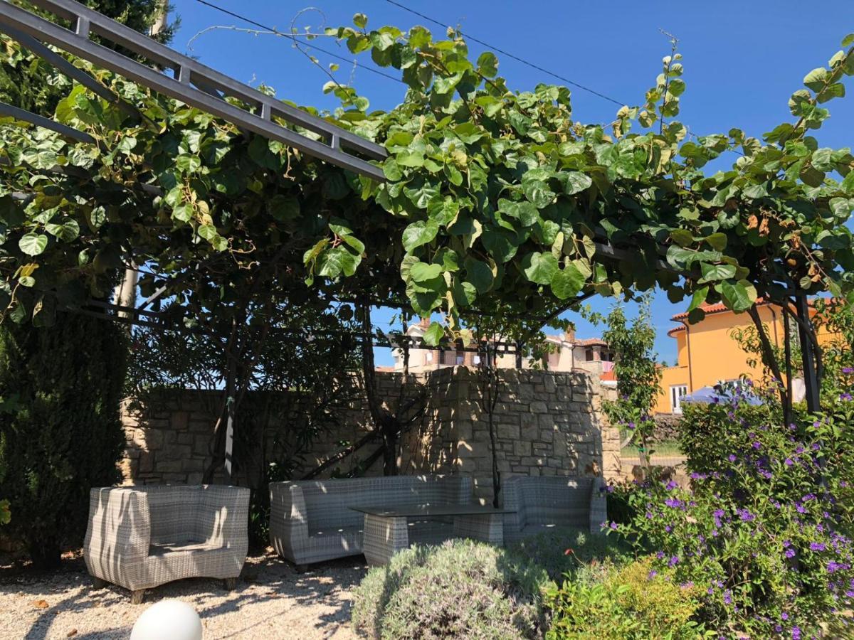 Villa Casa Stefanie à Kaštelir Extérieur photo